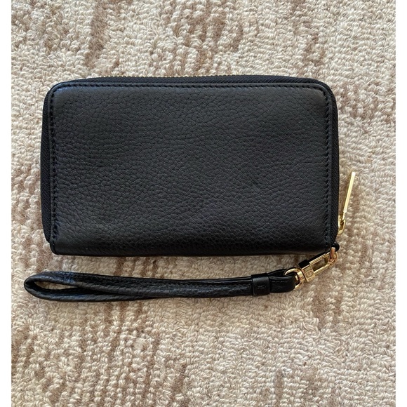 Tory Burch wristlet Clutch - Picture 4 of 4